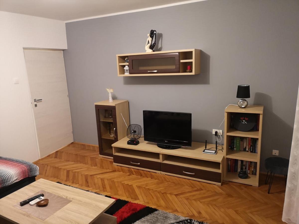 Tamy Apartment Pula Bagian luar foto