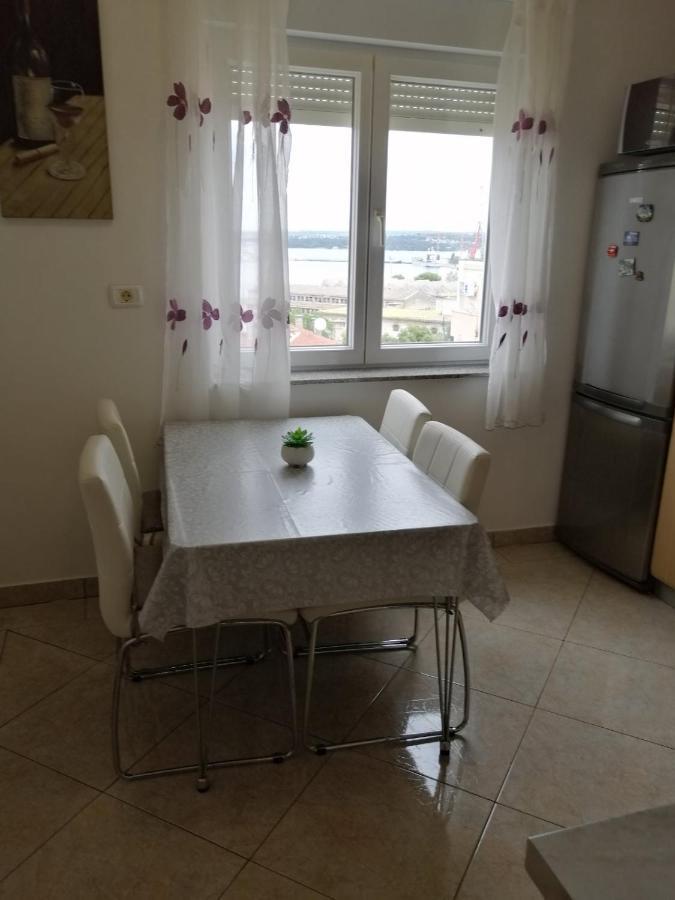Tamy Apartment Pula Bagian luar foto