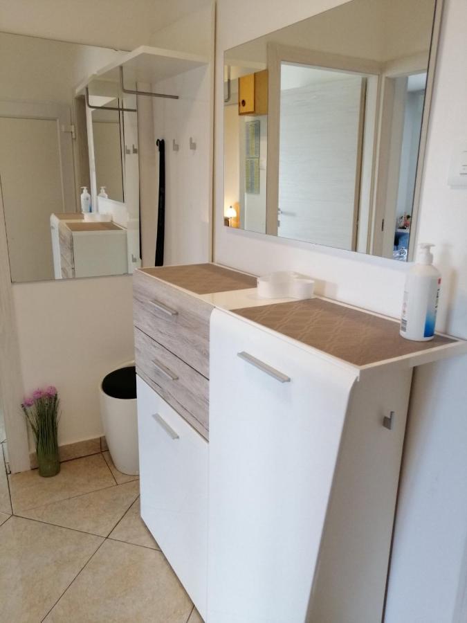 Tamy Apartment Pula Bagian luar foto